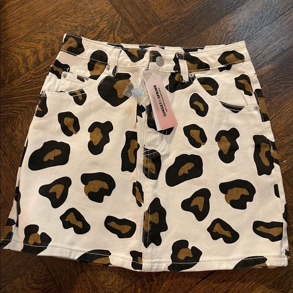 Leopard Print mini skirt - Picture 1 of 2